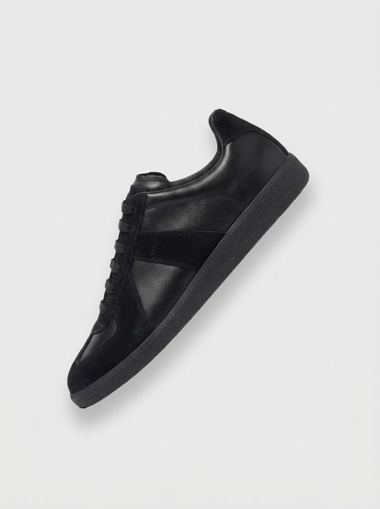 VOYAGE SNEAKER